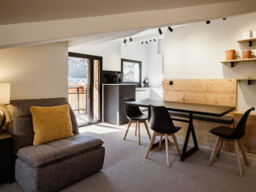 Ambiance moderne, idéalement situé, 4*, WIFI, parking, 75m² - FR-1-304-296